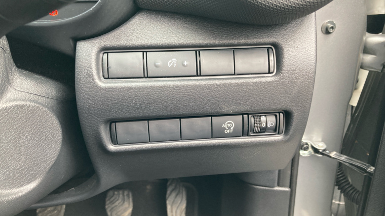 Nissan Juke 1.0 DiG-T N-Connecta 5dr Petrol Hatchback